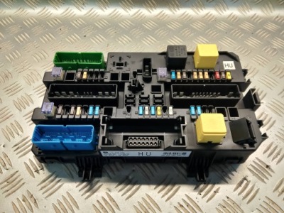 Opel astra h iii gtc 2009 коробка запобіжників 13220832 фото №1