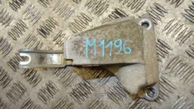 Кронштейн підпора піввісь 397743031r renault trafic 1.6dci фото №1