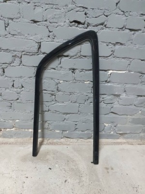 Chrysler pacifica 2018 молдинг стекло задний фото №1