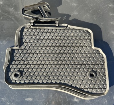 Оригінальні килимки vw passat 3b0061511b..... фото №1