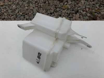 Toyota chr ch r ch-r c-hr бачок омывателя 2016- 12622 фото №1