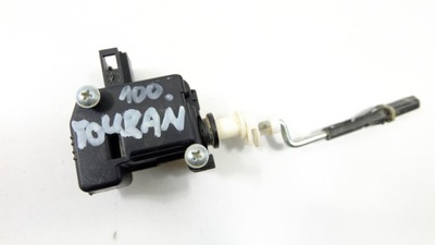 Vw touran привід кришка заливної пального фото №1