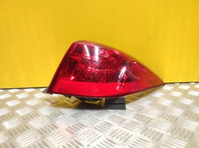 Toyota corolla sedan 2017- лампа задня права usa фото №1