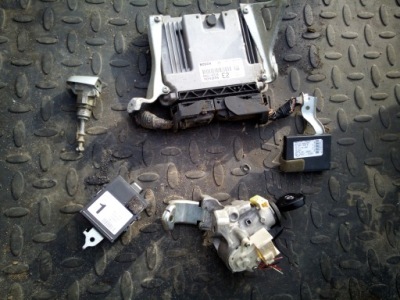 Auris 06-09 набір стартовий бортовий комп'ютер 1,4 d-4d 90 фото №1