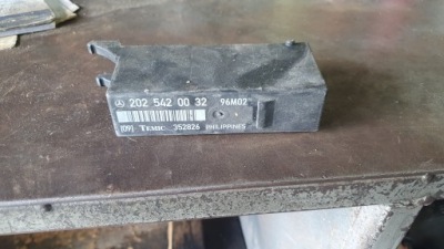 Mercedes w202 - модуль реле света 2025420032 фото №1