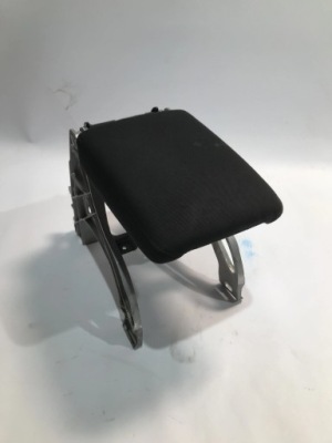 Підлокітник audi a4 b9 8w 15- фото №1