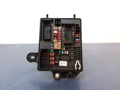 Cadillac cts iii коробка предохранителей 23134073 фото №1