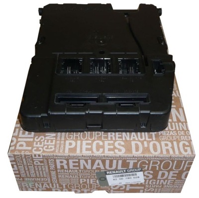 Коробка запобіжників renault megane ii 8200780028 bsi фото №1