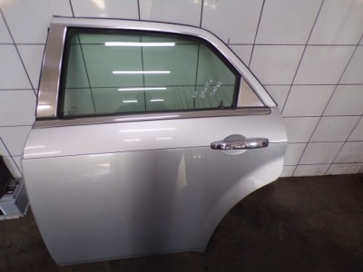 Дверь левое  задняя chrysler 300c седан ручка фото №1