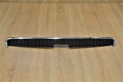 Решітка радіатора капот chevrolet captiva 2006-2010 фото №1