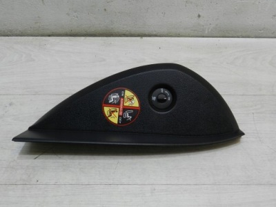 Latitude обшивка пластик защита консоли правый фото №1