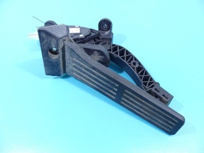 Потенціометр газу педаль kia ceed ii 32700-a6100 фото №1