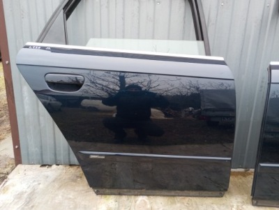 AUDI A4 B7 DRZWI PRAWE TYŁ LZ5A