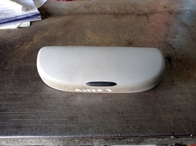 Opel astra iii h - бардачок na накладки на фары фото №1