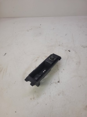 Разъём прикуривателя aux audi a3 8p lift 8p0863284d фото №1