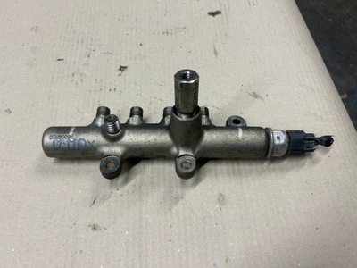 Isuzu d-max 2,5 d молдинг впрыскная a50002140 фото №1