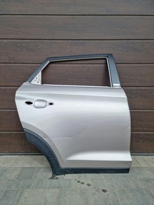 Hyundai tucson дверь правое задние задняя фото №1