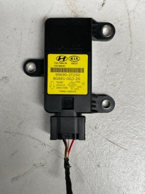 Kia carens iv датчик відхилення 956902t250 фото №1