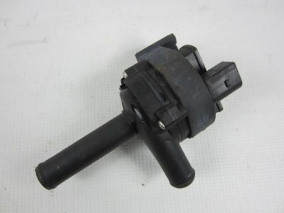 Помпа води mercedes w221 фото №1