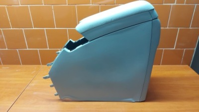 Тунель середній підлокітник toyota prius iii 09-11 фото №1