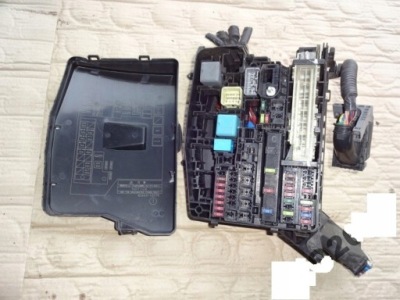 Корпус предохранителей toyota auris 1 1.33 1.6 бензин 2006-2012 год фото №1