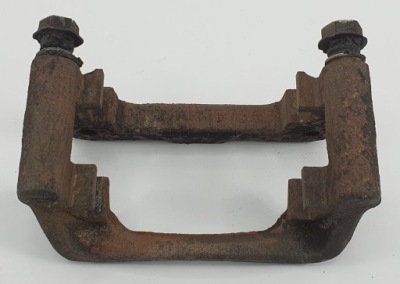 Скоба супорт правий задня opel insignia a фото №1