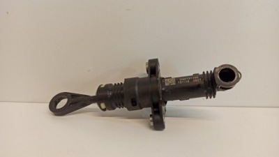 Seat ibiza помпа зчеплення 2q0721388 фото №1