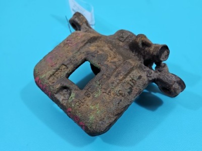 Суппорт задняя правый monterey 1992-1999 3.0 td 4jx1 hb фото №1