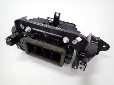 Решітка вентиляційна впуск ловець porsche taycan 20r фото №1