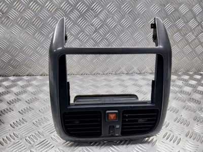 Решітка обдув середня mitsubishi carisma 1.8 gdi фото №1