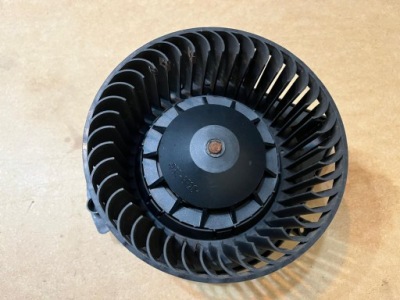 Audi a4 b6 вентилятор повітродувка обдув 8e1820021b фото №1