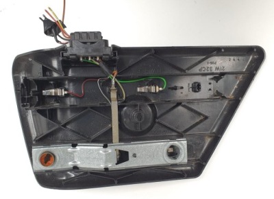 Вкладыш заглушка лампы правый задняя mercedes w124 coupe фото №1