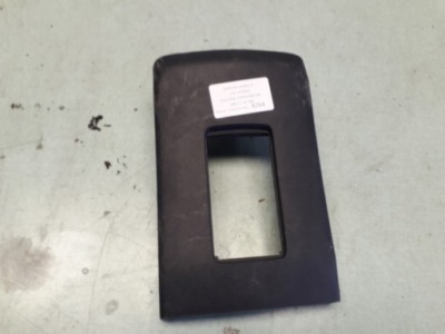 Toyota auris ii защита прикуривателя 58923-02160 фото №1