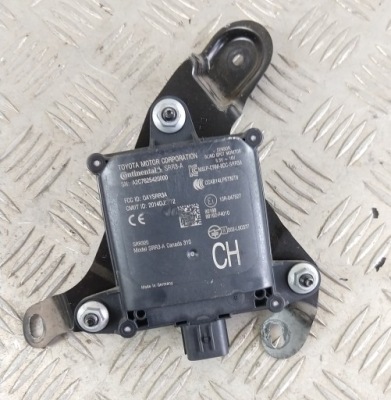 Toyota c-hr chr 16 слепая зона spot датчик мертвого pola фото №1