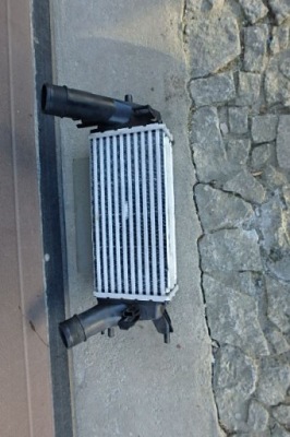 Интеркулер радиатор воздуха ford transit courier 2014+ фото №1