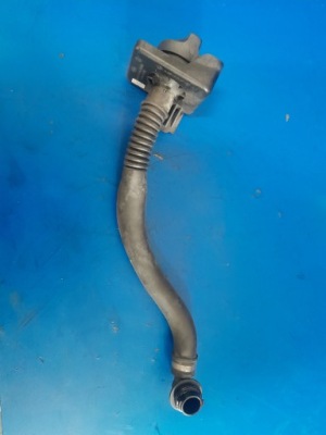 Заливная горловина масла 2.2 a6510102715 mercedes vito w447 14- фото №1