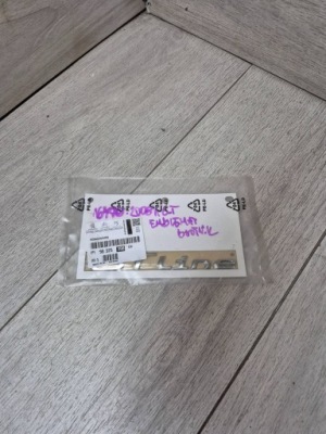 16778. peugeot 2008 2 gt емблема крила перед 98325390dx фото №1