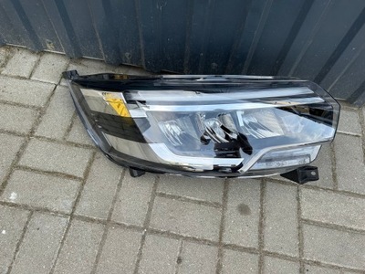 Лампа права full led nissan nv300 lift 2021- фото №1