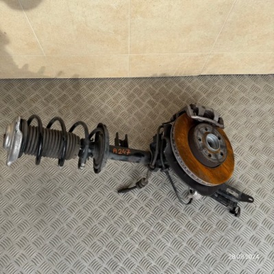 Поворотний кулак передня права mercedes b-klasa w247 1.3 cgi фото №1