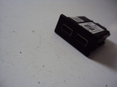 Зарядний пристрій usb alfa romeo stelvio фото №1