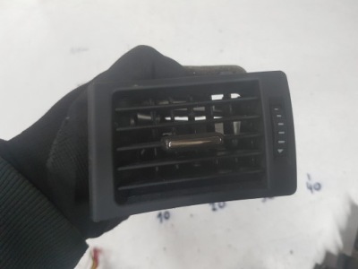 Audi a4 b7 04-07r решітка обдув ліва czarna фото №1