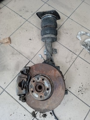 Поворотний кулак лівий перед traveller proace 2,0 hdi фото №1