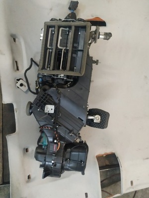 Audi q7 обігрівач 4l0820003e фото №1