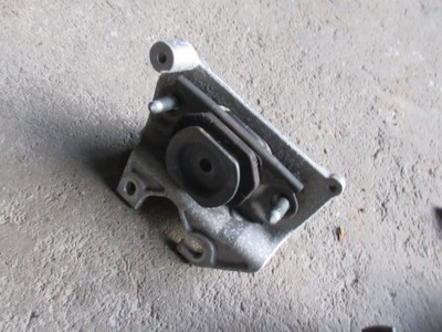 Dacia duster ii duster 2 21 r . подушка кронштейн коробки фото №1