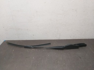 Важіль двірники перед mercedes c klasa w206 a2068240300 фото №1