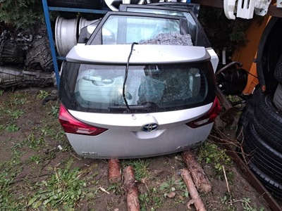 Кришка багажника задня toyota auris ii-2014r фото №1