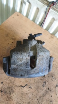 Vw touran i 2.0 tdi супорт лівий перед фото №1