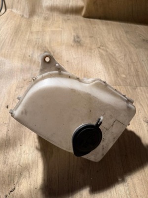 Toyota corolla verso бак жидкость распылителя 060351618 фото №1