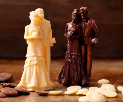 Ślubna para z czekolady