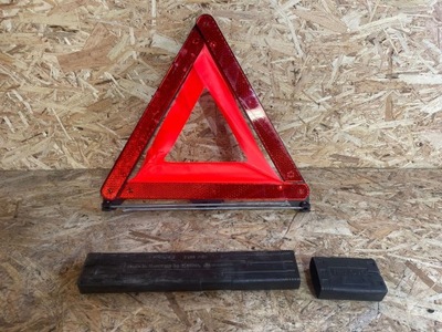 Ford ranger 2018 трикутник попереджувальний фото №1